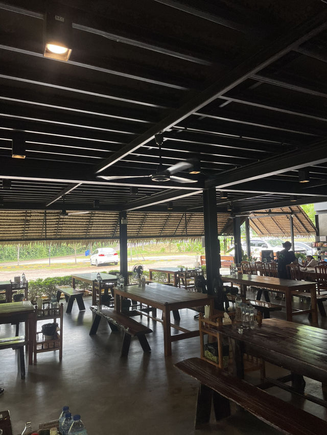 ใครมาปราจีนอยากให้ลองไปทานอาหารร้านนี้ อร่อย