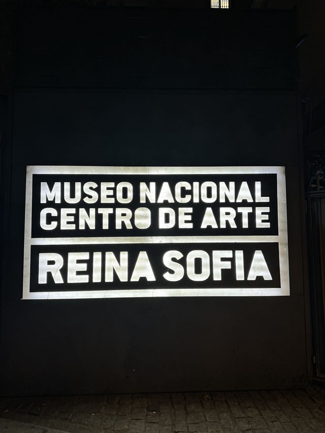 마드리드 현대미술의 심장, Museo Nacional Centro de Arte Reina Sofía 