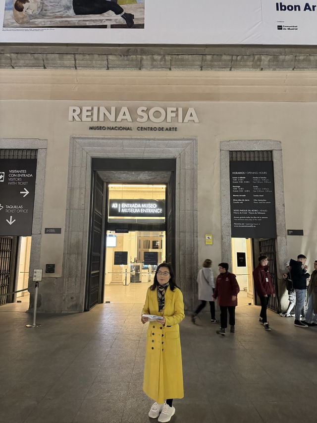 마드리드 현대미술의 심장, Museo Nacional Centro de Arte Reina Sofía 