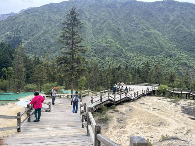 🐉 Huanglong Scenic Area 黄龙风景区 | China’s Fairyland in the Mountains