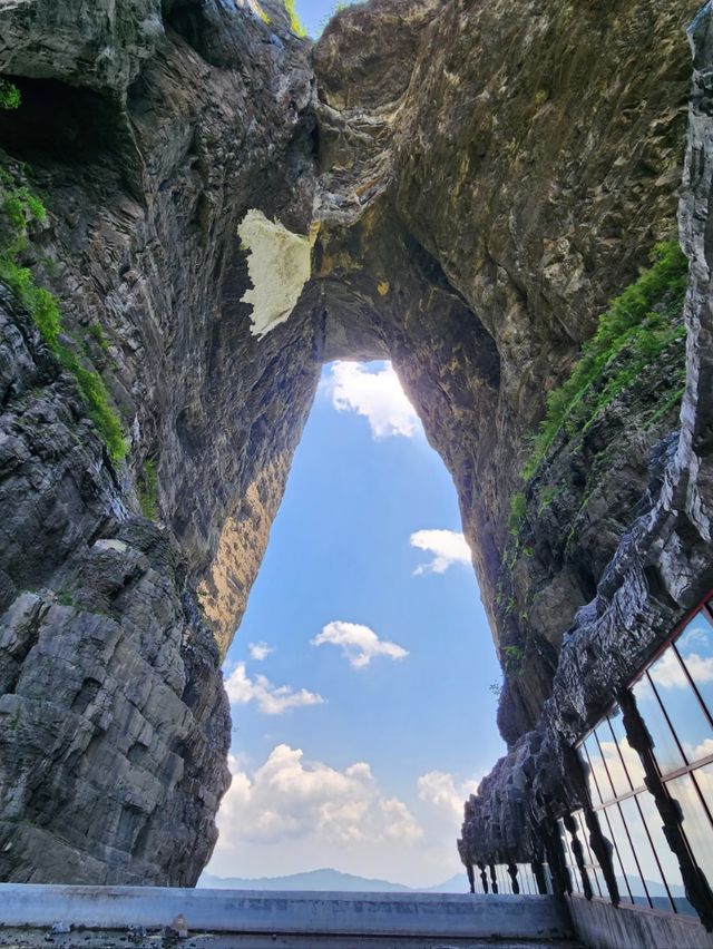 999 Steps to Awe: Journey to Tianmen Cave