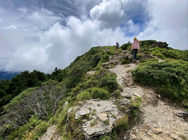 Easy Peak Feels at Shimenshan Trail
