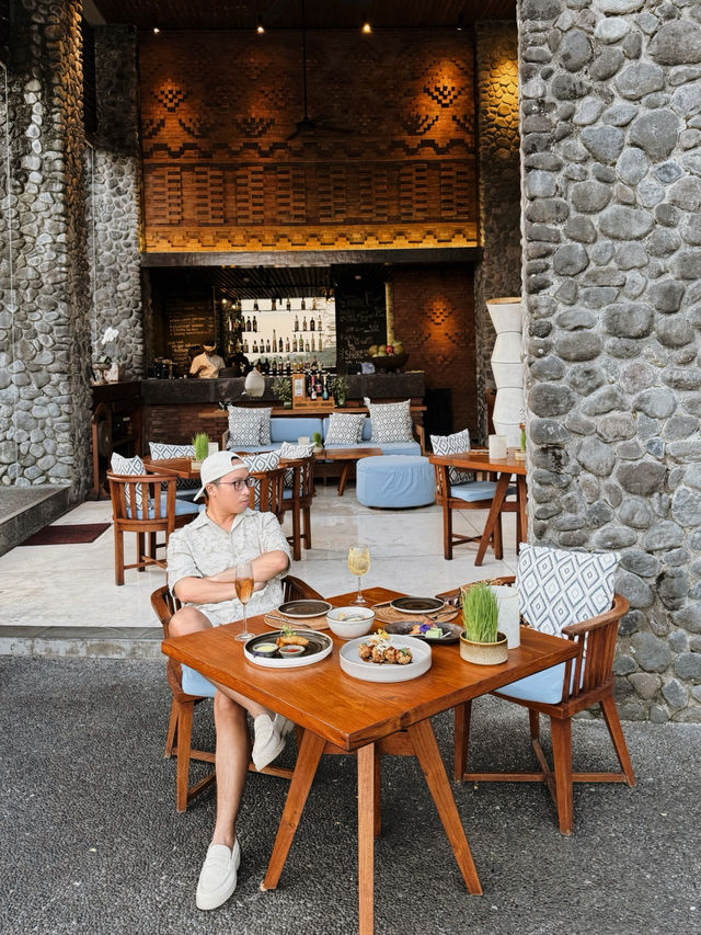 CABANA LOUNGE at Alila Ubud, Bali