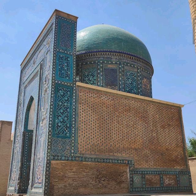 Samarkand – “Silk Road Splendor in Mosaic and Minarets” Samarkand – “Silk Road Splendor in Mosaic and Minarets”