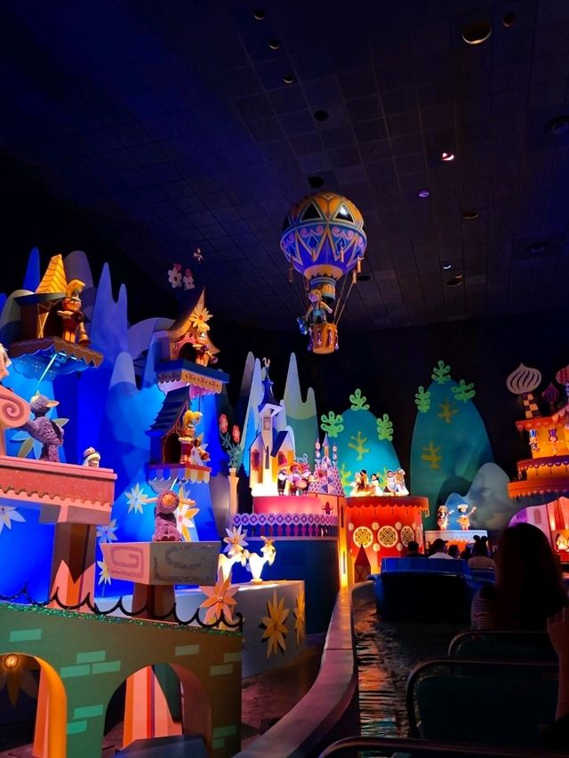 "It’s a Small World" สุดแฟนซีที่ HK Disneyland🇭🇰 "It’s a Small World" สุดแฟนซีที่ HK Disneyland🇭🇰