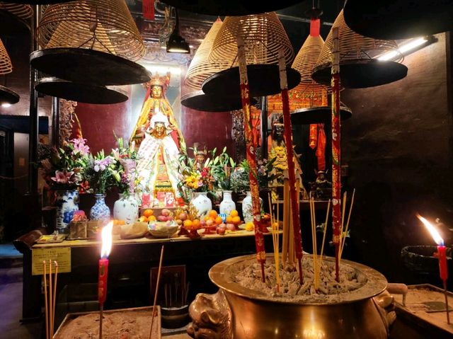 ขอพรเรื่องการเรียน วัดเก่าแก่ที่สุดเกาะฮ่องกง
