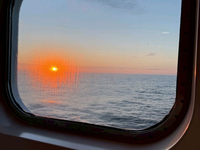🌅 海上黃金時刻:探索星號的浪漫航程** 🌅 海上黃金時刻:探索星號的浪漫航程**