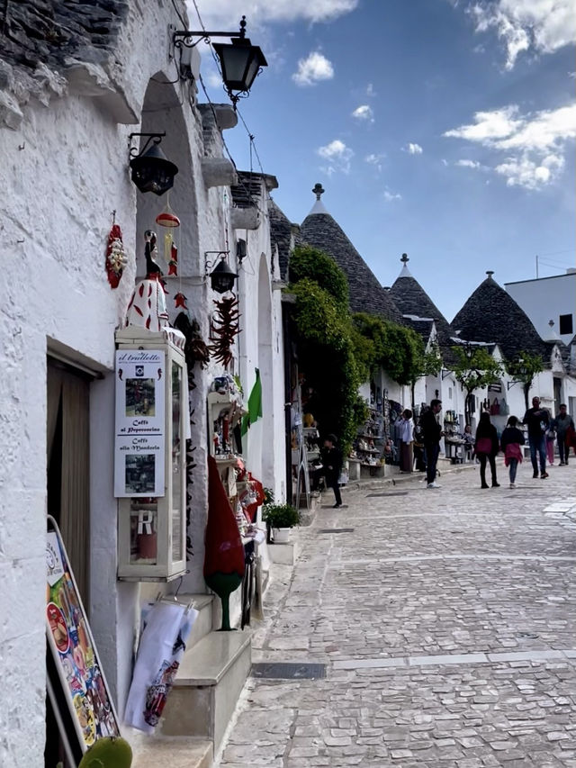 Alberobello, Italy 🤍 fairytale houses 🇮🇹