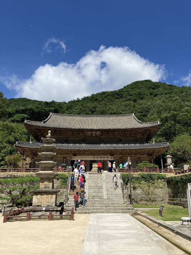 돌빛과 바람 사이를 걷는 시간, 구례 화엄사