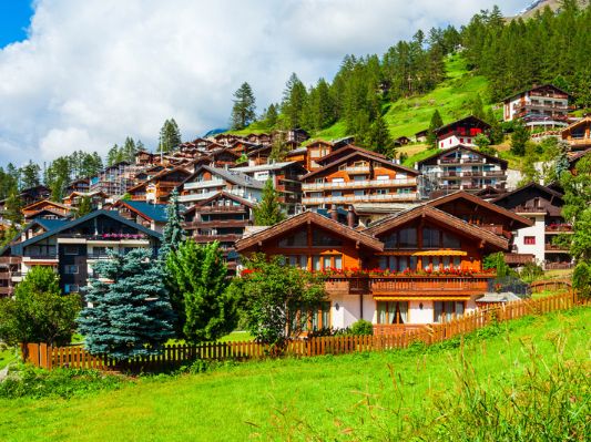 Zermatt เมืองเล็กกลางขุนเขา กับวิว Matterhorn 