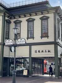 明治時代の洋風建築 レトロ感たっぷり！坊ちゃん列車も展示