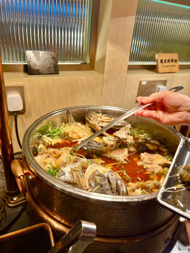 全港獨家！牡丹蝦奄仔蟹任食放題