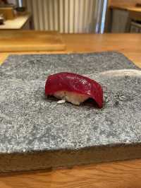鮮味雙重奏：海膽與中拖羅