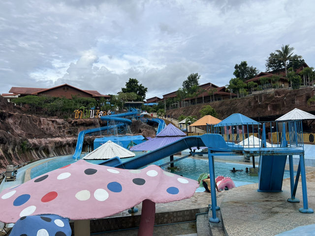  Harmony Resort สวนน้ำริม แก่งกระจาน