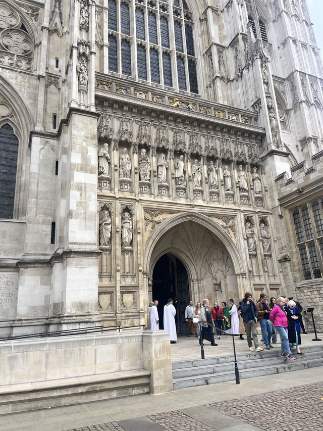 Westminster Abbey: A Building That Speaks in Layers