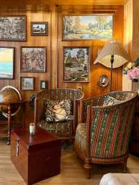 คาเฟ่ Pet friendly หัวหิน ขนมเครื่องดื่มอร่อย 📚🕰️