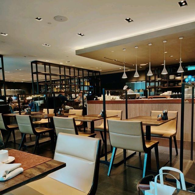 時尚有格調的Flint