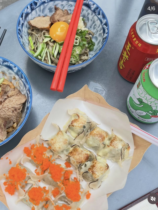 📍Feng Zhu เกี๊ยวซ่าหน้าเปิด