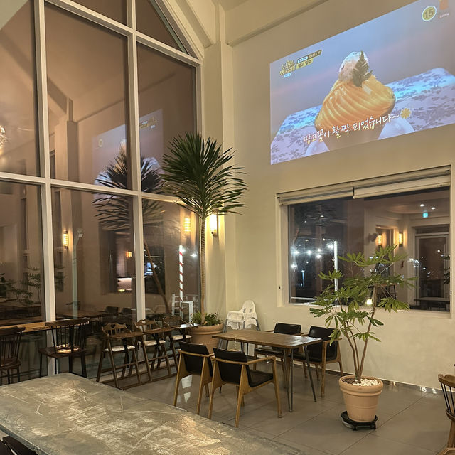 경주 크리스마스 분위기 물씬나는 카페 엘가든! 경주 크리스마스 분위기 물씬나는 카페 엘가든!