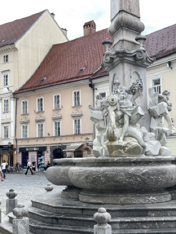 タトラギャラリーのレビュー