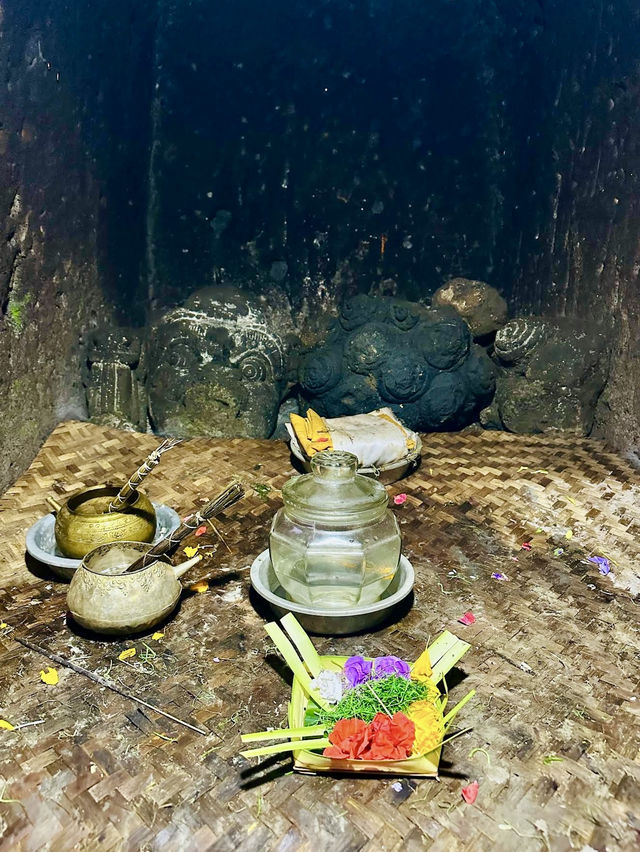 พามาดู “ถ้ำช้าง” สุดขลังและทรงพลัง ที่เกาะบาหลี🇮🇩