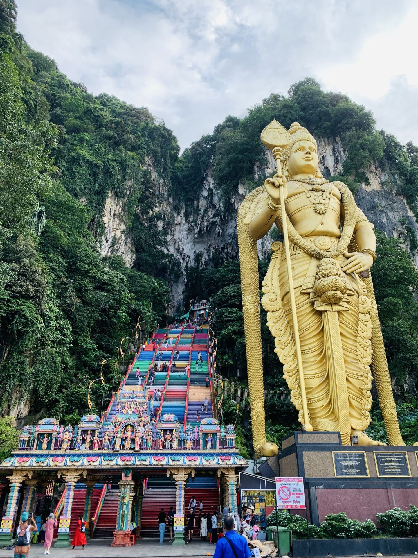 🌈 Batu Caves Was Closer Than I Thought! 272 Rainbow Steps Just Outside KL