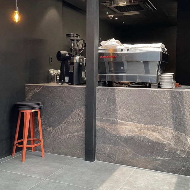 🇰🇷シンサの洗練された雰囲気のカフェ＆ワインバー