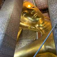 fantastic Wat Phra Chetuphon Temple 