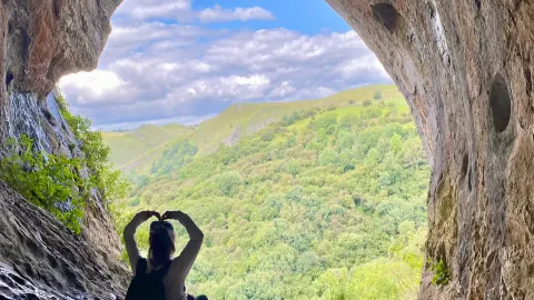 トールズ洞窟ハイキングトレイル(イギリス、マンチェスター) — traveler post in アッシュボーン