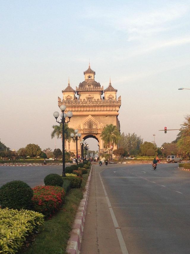 Vibrant Vibes of Vientiane: A Capital Charm 🏰