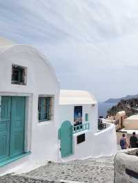 Group trip to Santorini 🇬🇷