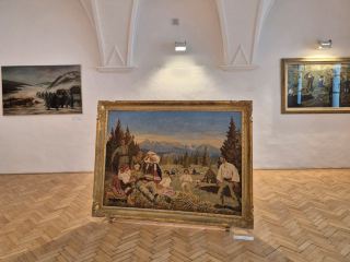 A gallery with a rotating cast of themes and artists!