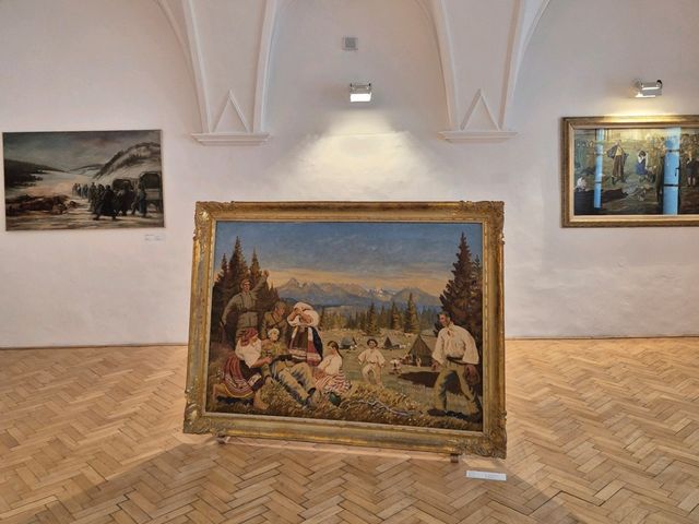A gallery with a rotating cast of themes and artists!