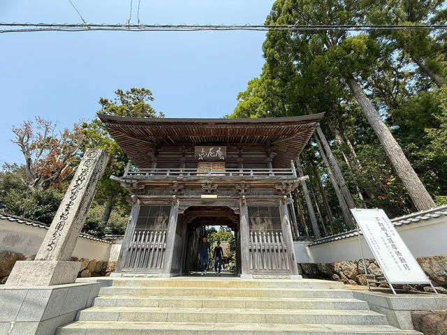 Flower temple associated with Tosa Diary