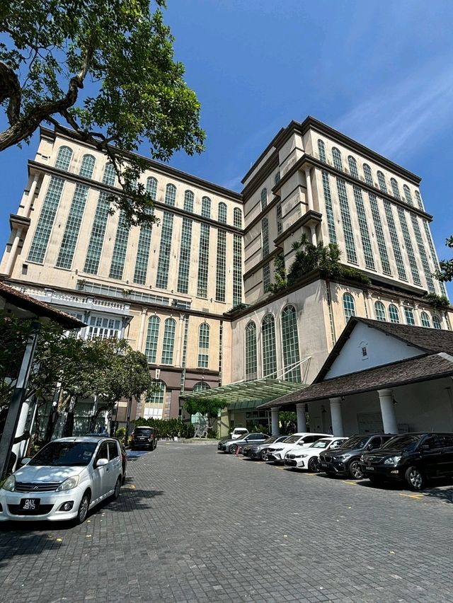 “The Waterfront Hotel Kuching: Where Heritage Meets Contemporary Luxury”