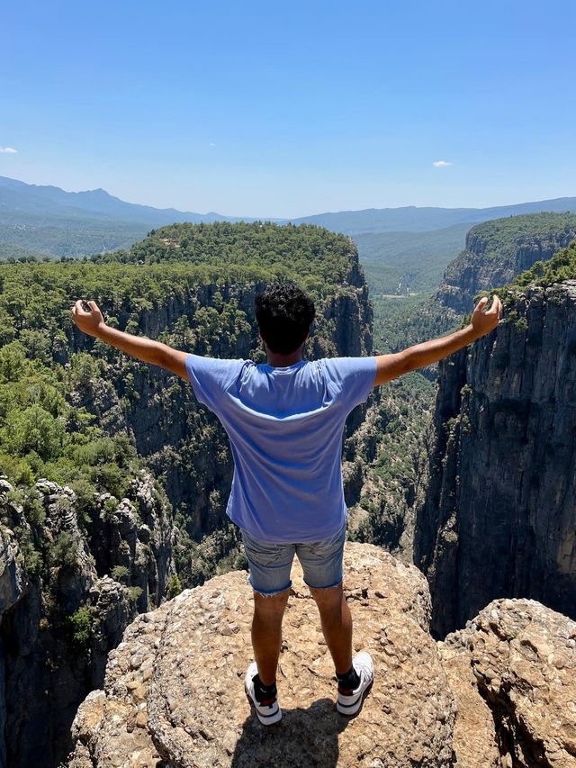 Explore the Majestic Heights of Tazı Canyon  
