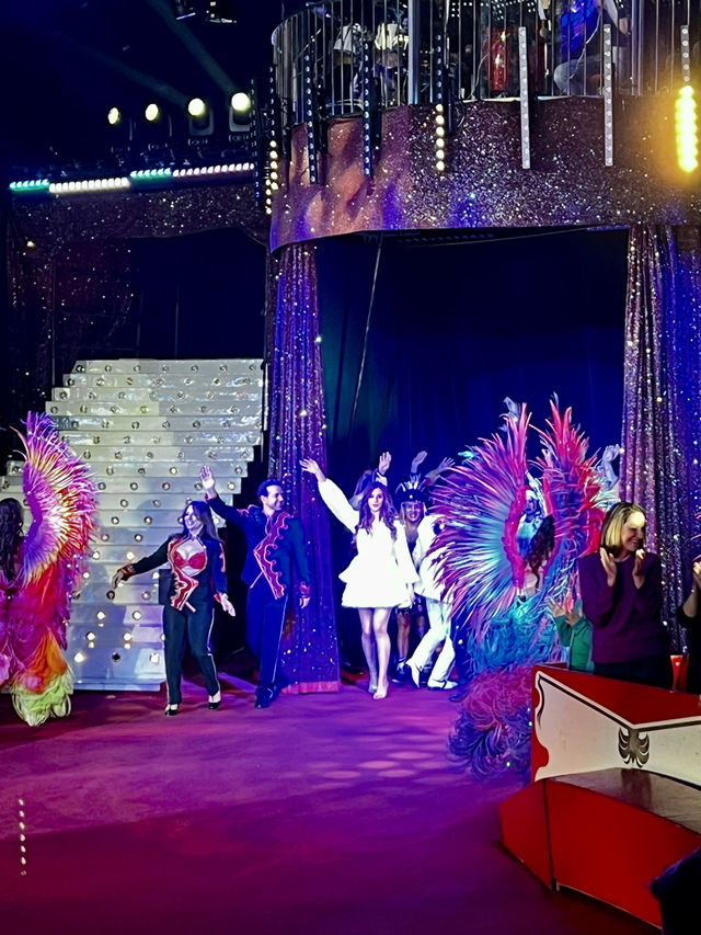 Karlsruhe Weihnachtscircus: Where Holiday Magic Meets Spectacular Wonder! ✨🎪  