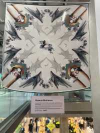 Silky painting in Neglinnaya gallery 