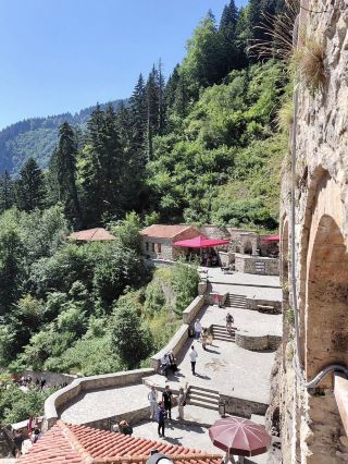 🍁 Sümela Monastery: A Cliffside Marvel 🏞️✨⛰️ 