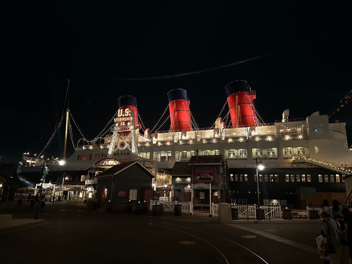 Tokyo DisneySea Review: An Immersive Adventure Not to Miss | Trip