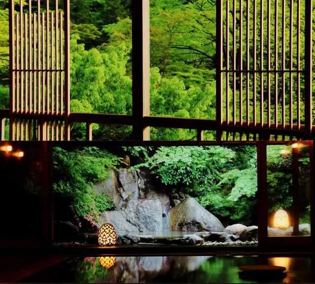 Japanese Hakone hot spring hotel | Gora Kadan in Kyorogafu