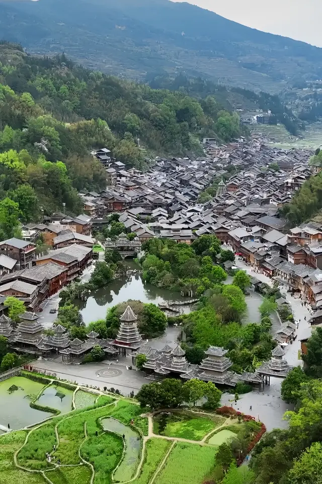 全国最大の侗族の村、第一の寨です