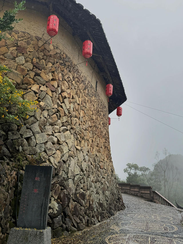 福州娘寨：108間房的故事。