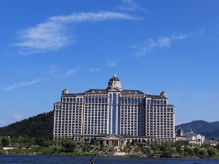 A trip to Xueye Lake near Jinan.