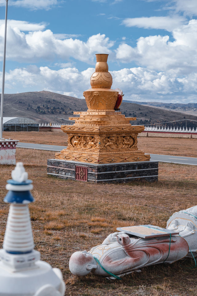 木雅大寺,信仰與美景的邂逅之旅。 木雅大寺,信仰與美景的邂逅之旅。