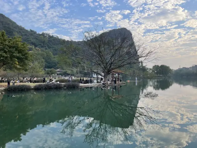 桂林穿山公園看日落。