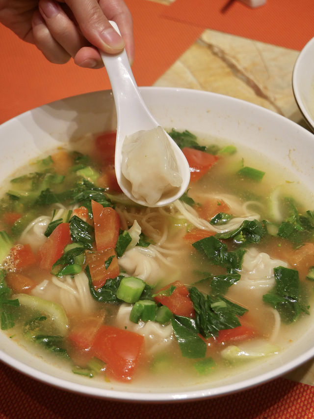 三亞這家……下午茶和餐廳有點意思。