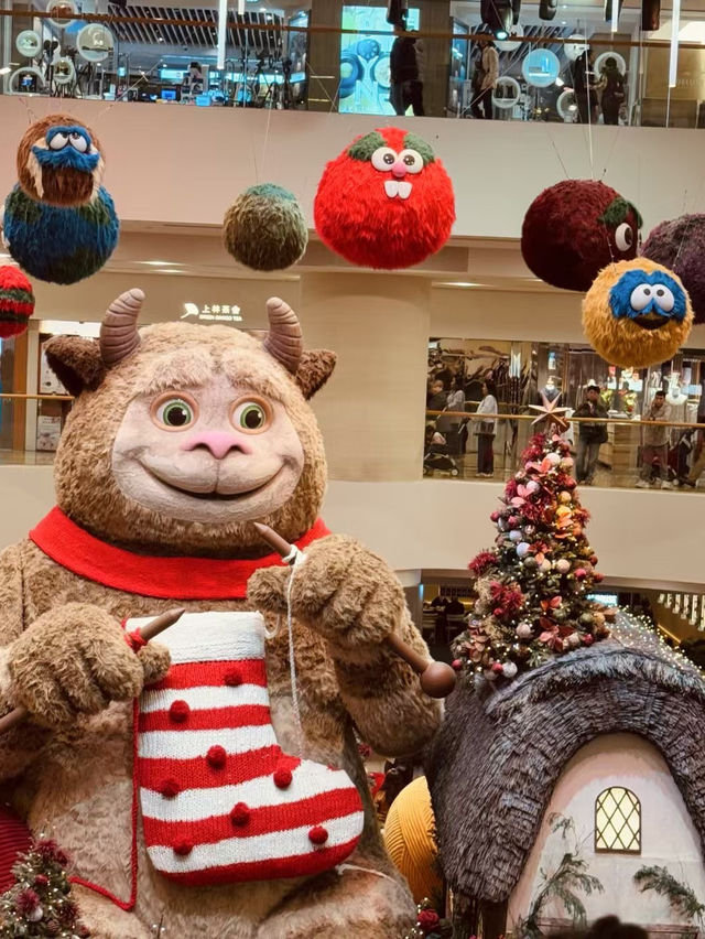 🎄2024聖誕香港金鐘太古廣場：巨型萌獸織毛衣