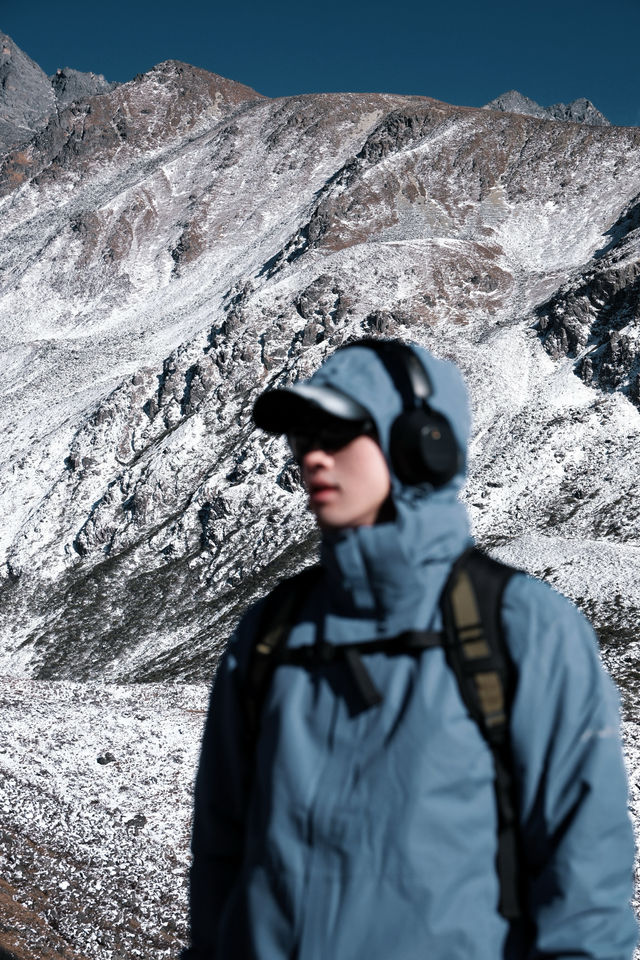 野馬海子徒步—遇見雪山下的藍冰湖泊