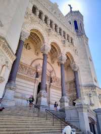 A Summer Visit to Lyon’s Notre-Dame de Fourvière Basilica ⛪🌞